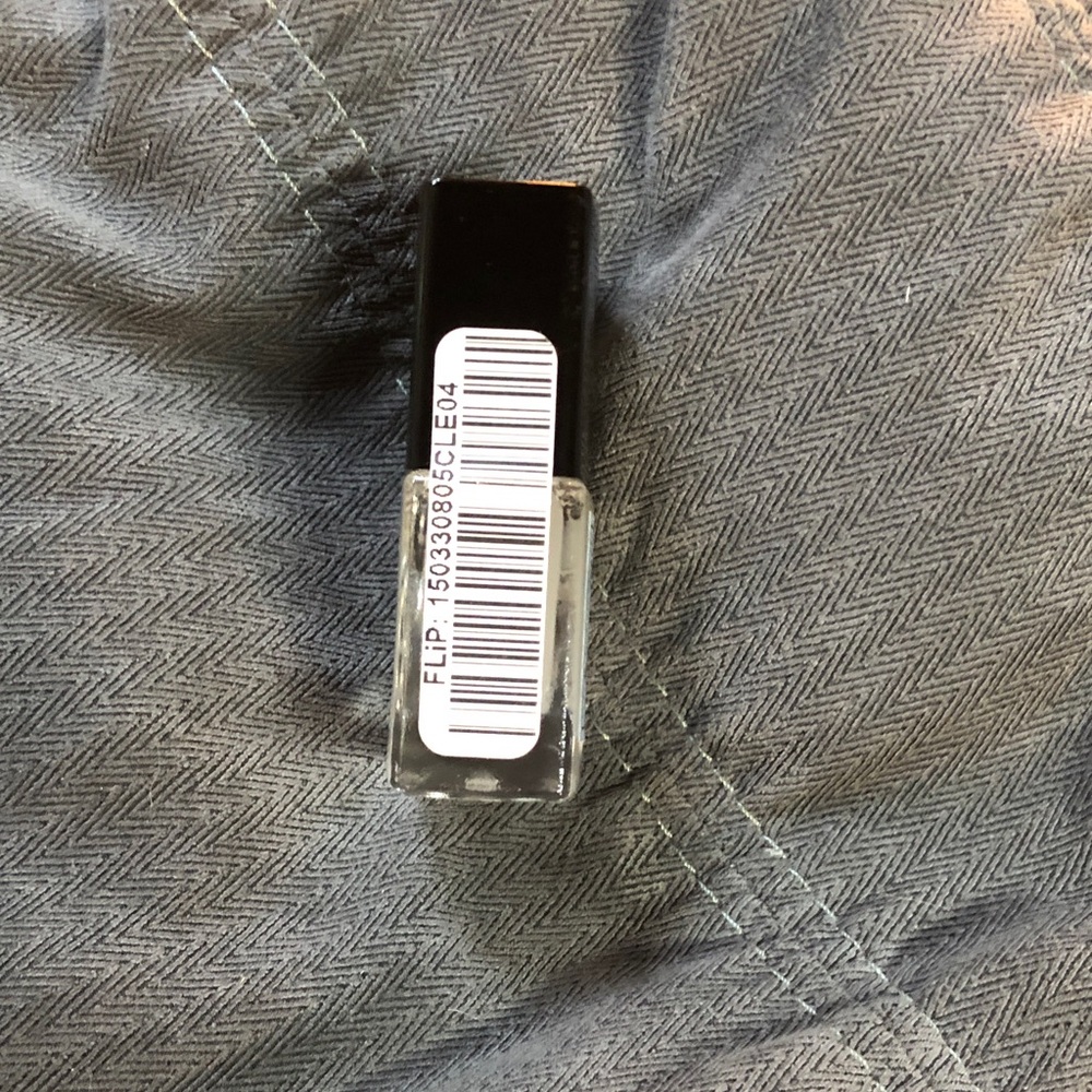 butter LONDON Melt Away Cuticle Exfoliator - Picture 3 of 3